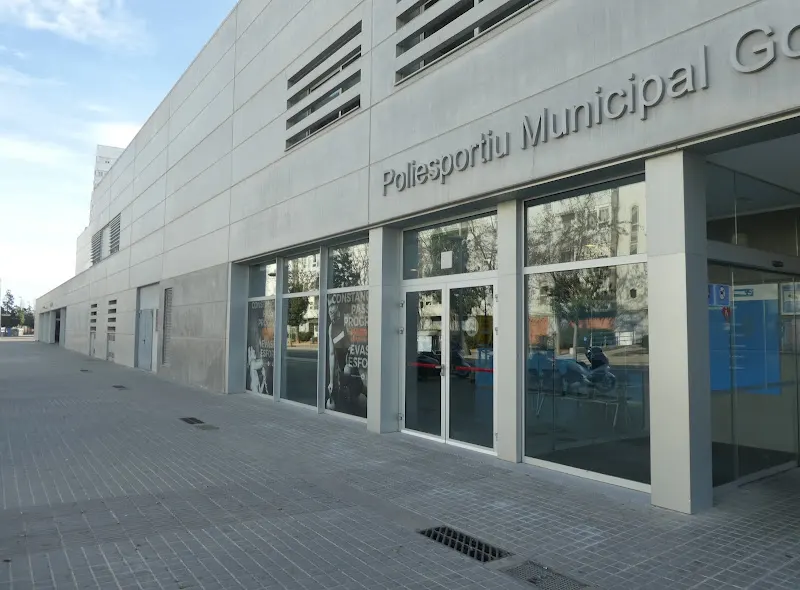 Polideportivo Municipal Gornal - Polideportivo en Hospitalet de Llobregat (L) - foto 2