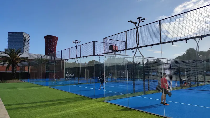 Pàdel Xaloc - Club deportivo en Hospitalet de Llobregat (L) - foto 2