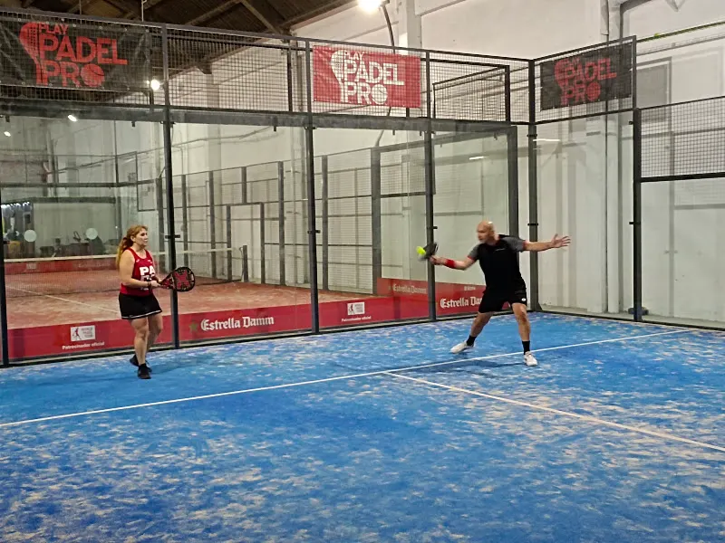 Play Pàdel Pro - Pista de pádel en Hospitalet de Llobregat (L) - foto 2