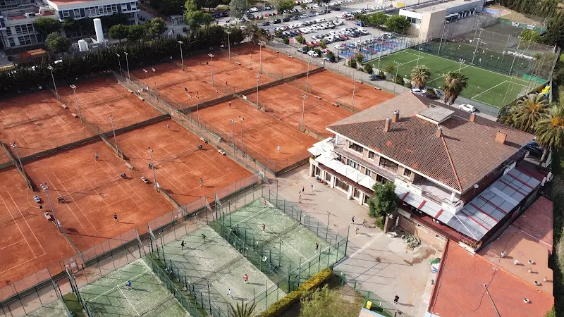 CEM Tennis l'Hospitalet - Club de tenis en Hospitalet de Llobregat (L) - foto 2