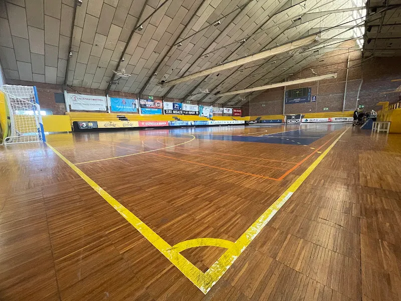 Pabellón Deportivo Municipal - Polideportivo en Martorell - foto 2