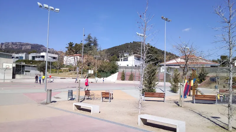 Pista Poliesportiva Municipal de Matadepera - Polideportivo en Matadepera - foto 2