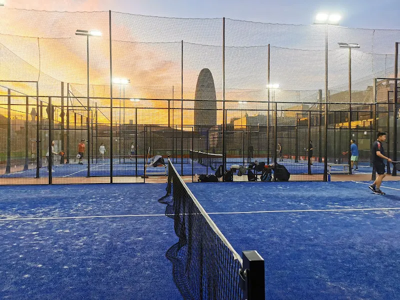 Padel 7 Glories - Club deportivo en Barcelona - foto 3