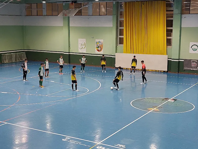 Pabellón Municipal Salvador Boada - Polideportivo en Olesa de Montserrat - foto 3
