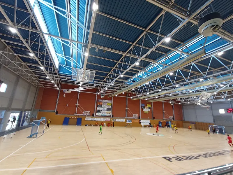 Pabellón Municipal de Deportes Maria Víctor - Polideportivo en Palau-solita i Plegamans - foto 2
