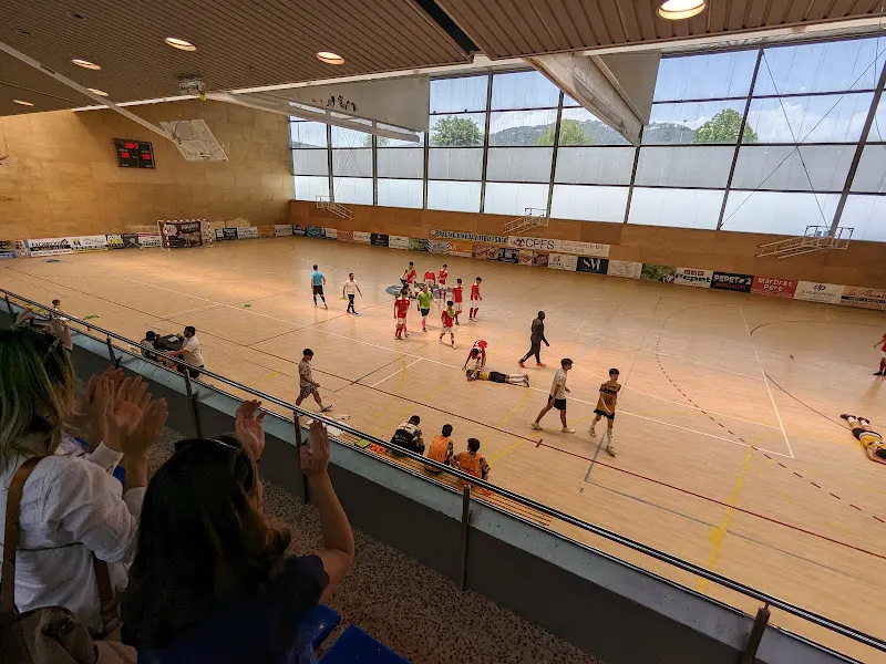 CEM Can Xaubet - Polideportivo en Pineda de Mar - foto 2