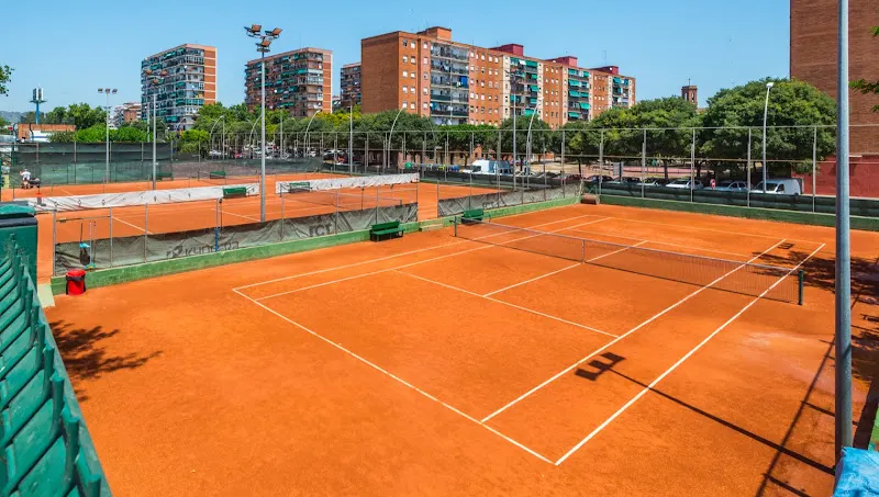 Club de Tennis Sant Adrià - Club de tenis en Sant Adrià de Besòs - foto 2
