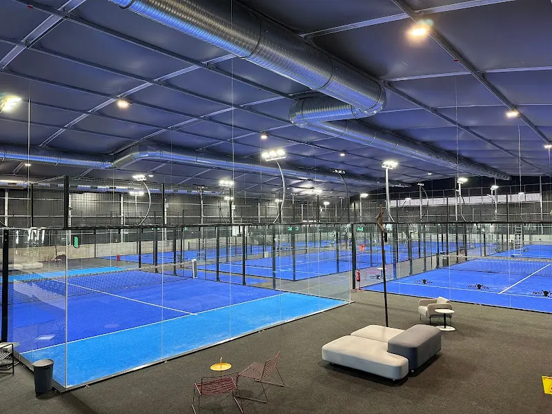 R PADEL INDOOR CLUB - Sant Fruitos de Bages
