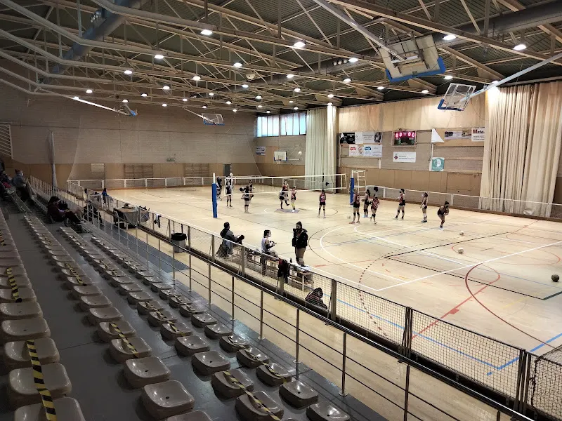 Pabellón Mpal. Santa Margarida i els Monjos - Polideportivo en Barcelona - foto 2