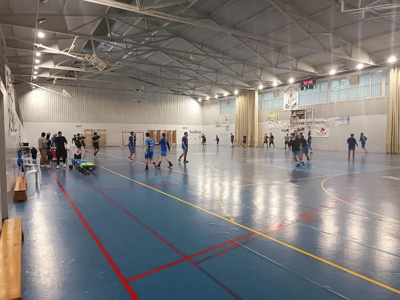 Pavelló Municipal d'Esports - Polideportivo en Suria - foto 2