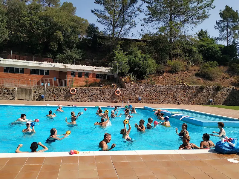 Centro Deportivo Municipal Can Coll - Centro deportivo en Torrelles de Llobregat - foto 2