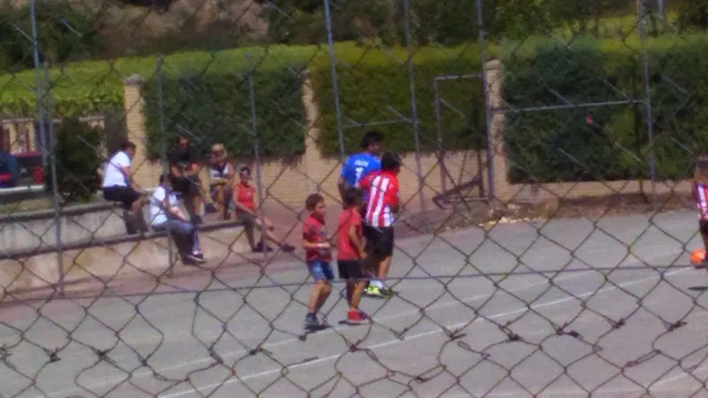 Polideportivo Cubierto de Quintana Martín Galíndez - Polideportivo en Valle de Tobalina - foto 2