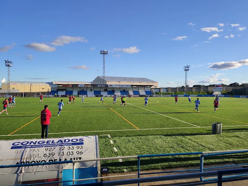 Complejo Polideportivo Nuestra Señora de la Luz - Polideportivo en Arroyo de la Luz - foto 2