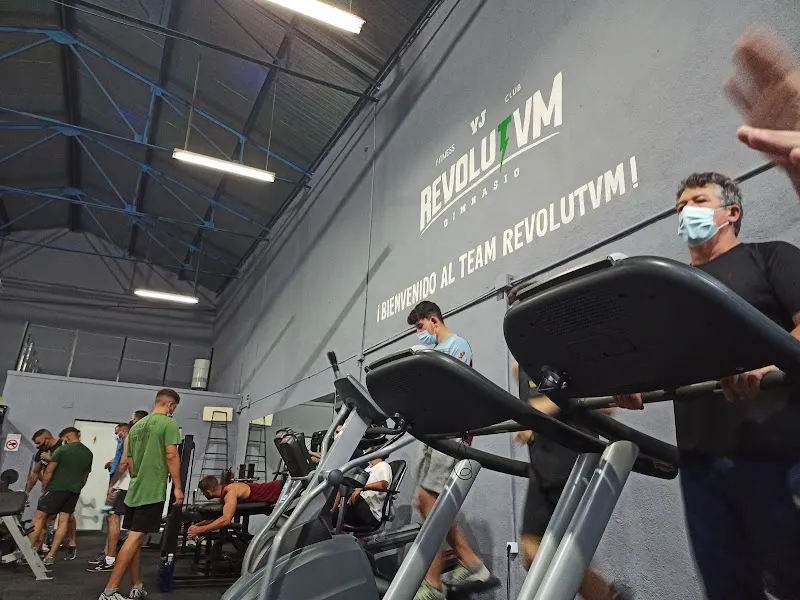 GIMNASIO VJ REVOLUTVM - Navaconcejo