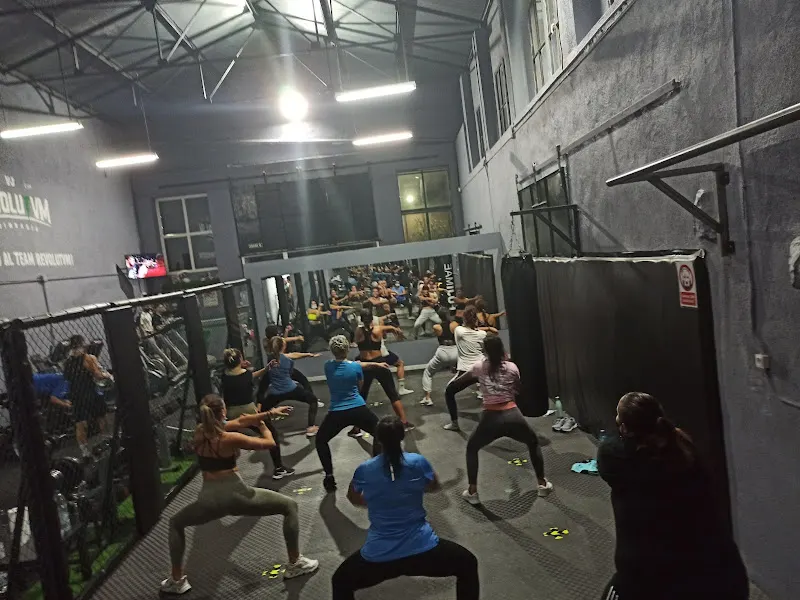 GIMNASIO VJ REVOLUTVM - Centro deportivo en Navaconcejo - foto 2