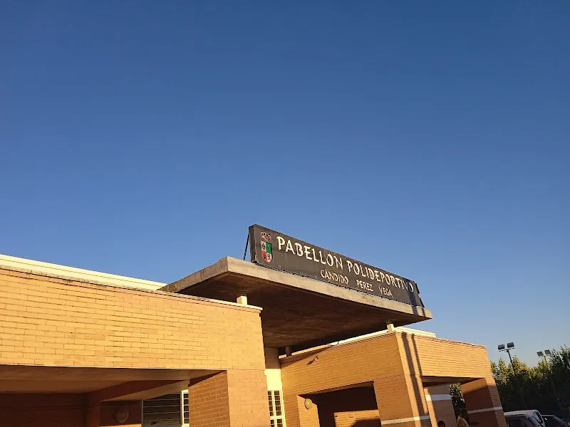 Pabellón polideportivo "Cándido Pérez Vega" - Polideportivo en Valverde del Fresno - foto 2