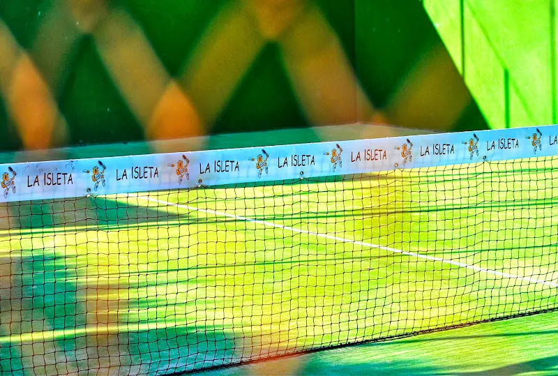 El Patio de La Isleta - Club deportivo en Cádiz - foto 2