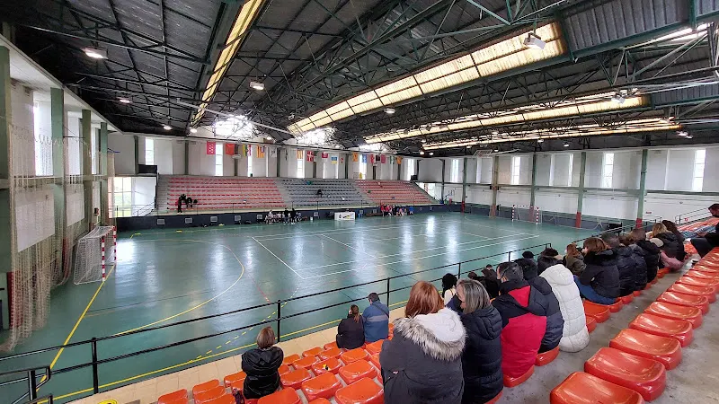 Complejo Deportivo Municipal Luis Andrés Samperio Sañudo - Polideportivo en Corrales de Buelna (Los) - foto 2