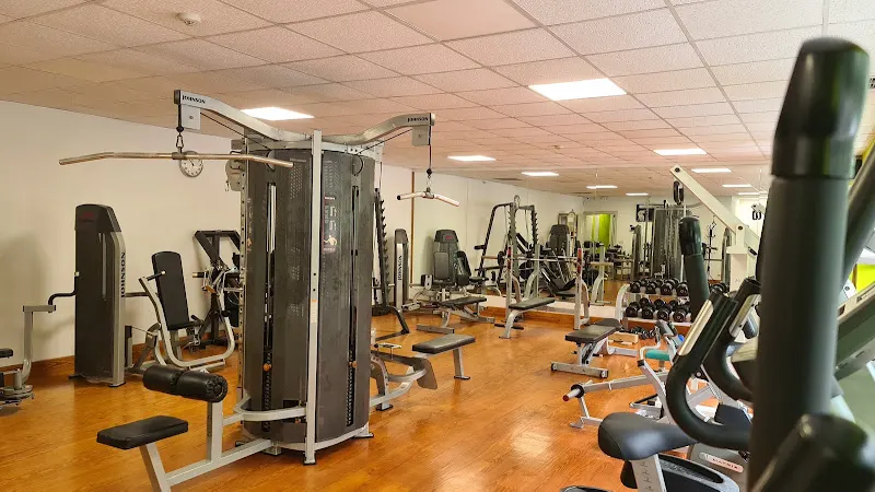 Mioño Padel Gym - Club deportivo en Castro-Urdiales - foto 2