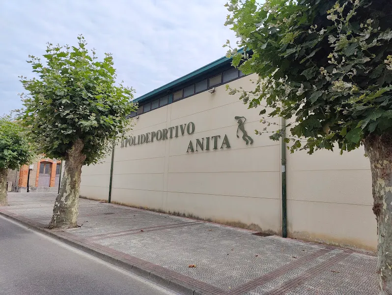 Polideportivo Anita - Polideportivo en Castro-Urdiales - foto 2