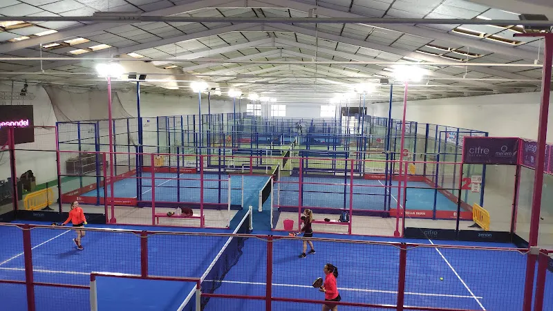 Centro de Padel Burriana - Pista de pádel en Burriana - foto 2
