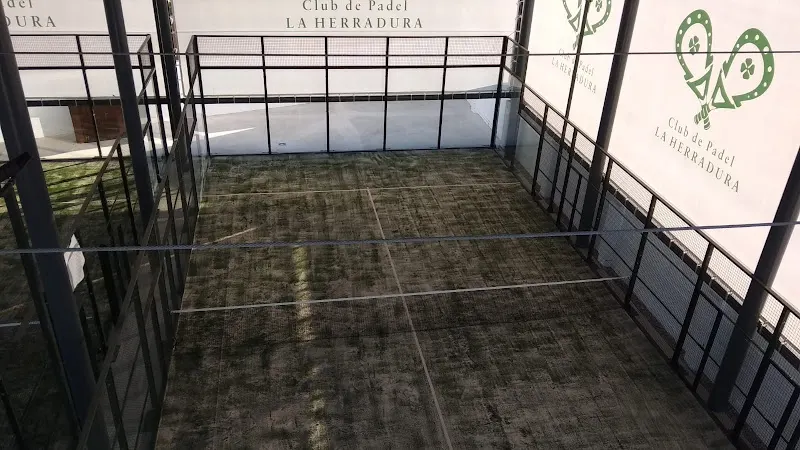 CLUB DE PADEL LA HERRADURA CIUDAD REAL - Almodovar del Campo