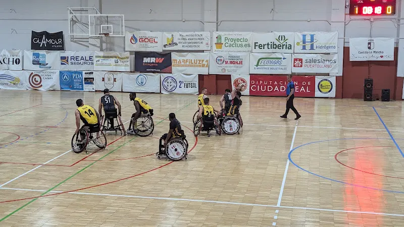 Polideportivo Santiago Cañizares - Polideportivo en Puertollano - foto 2