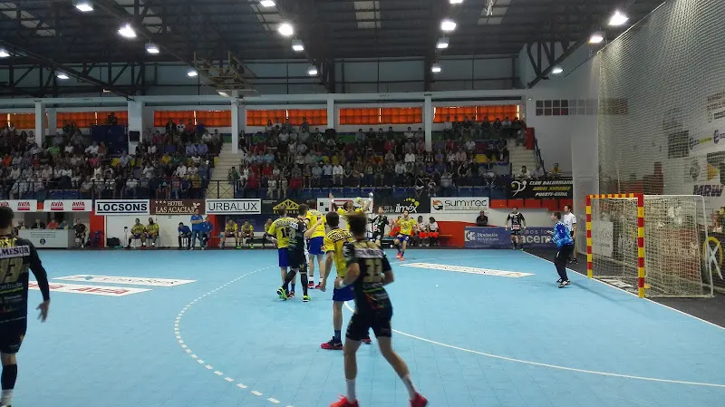 Polideportivo Municipal Francisco Manzano - Polideportivo en Puente Genil - foto 2