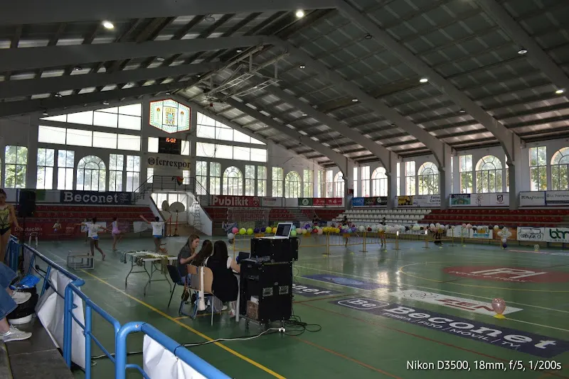 Pabellón Municipal de Deportes - Centro deportivo en Villa del Rio - foto 3