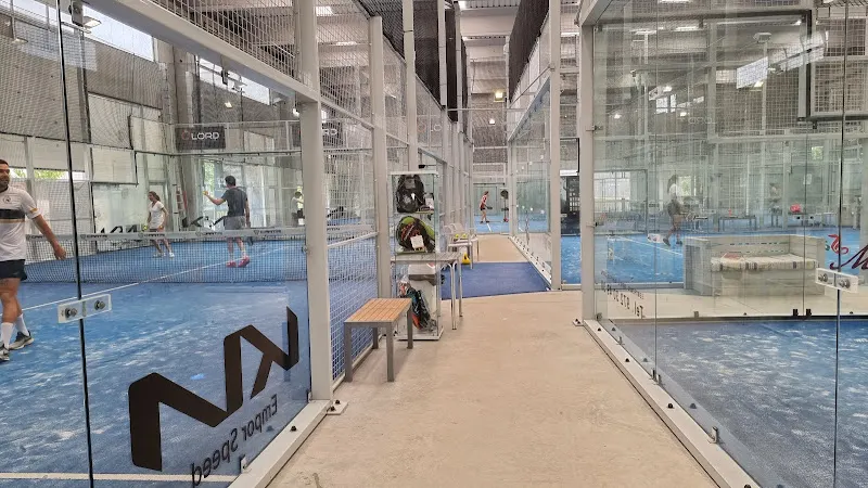 Pádel Indoor Begur - Centro deportivo en Begur - foto 2