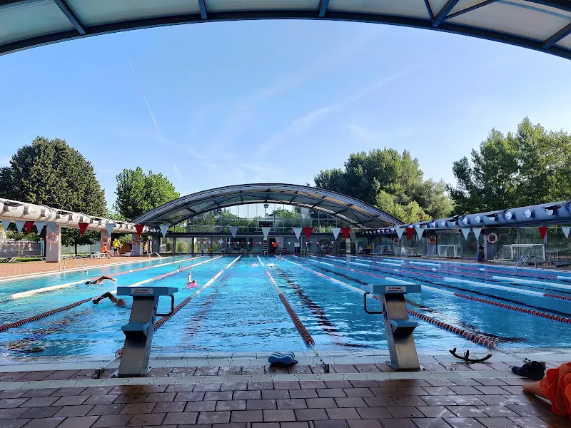 Grupo Excursionista y Deportivo Gironí Sant Ponç - Polideportivo en Girona - foto 2