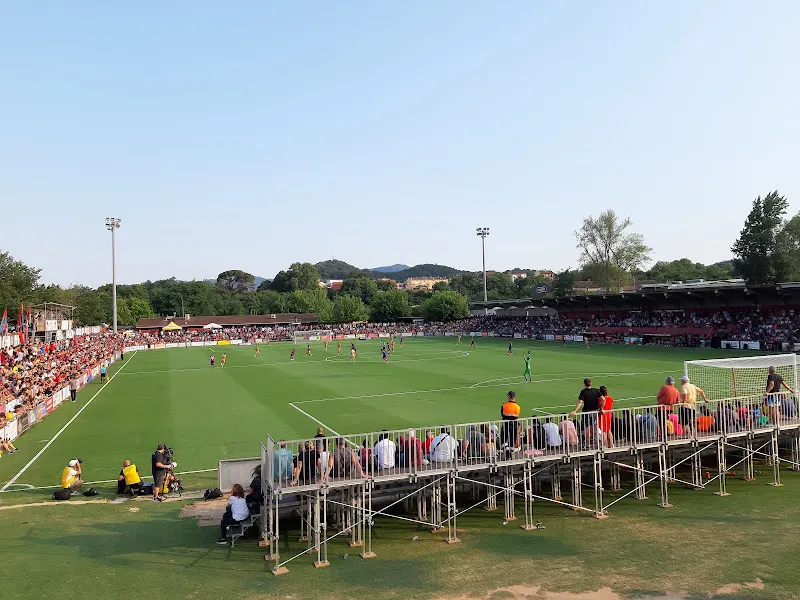 Nou Estadi Municipal - Polideportivo en Olot - foto 2