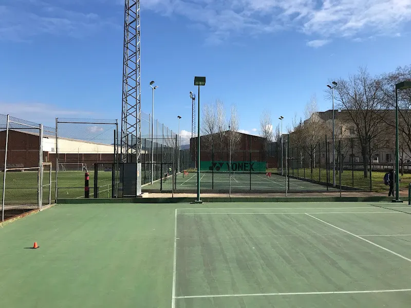 Club Tennis Salt - Club de tenis en Salt - foto 2