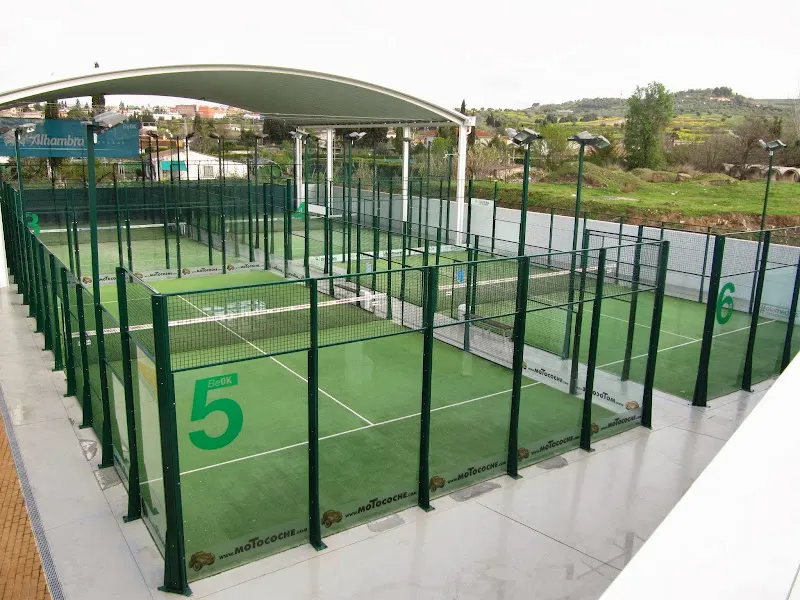 BeOK Pádel y Ocio - Club de pádel en Peligros - foto 2