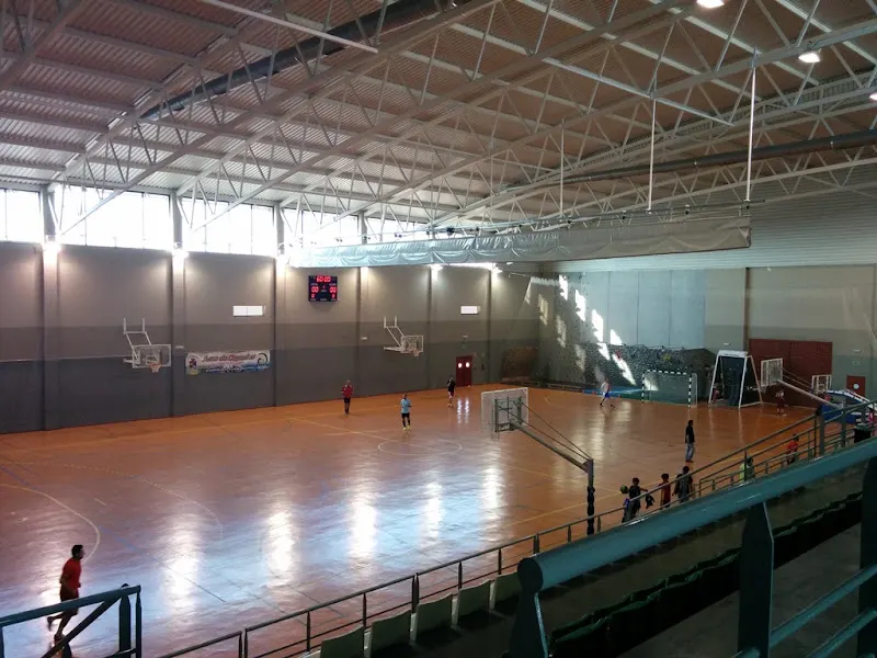 pabellon de deportes - Centro deportivo en Algarinejo - foto 3