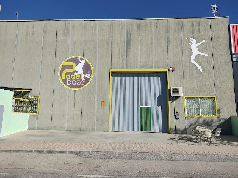 PADEL BAZA - Centro deportivo en Baza - foto 2