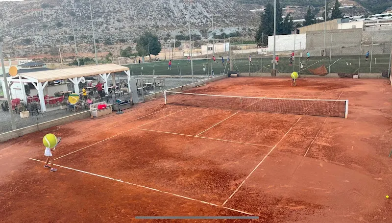Centro Deportivo La Nacla - Club deportivo en Motril - foto 2
