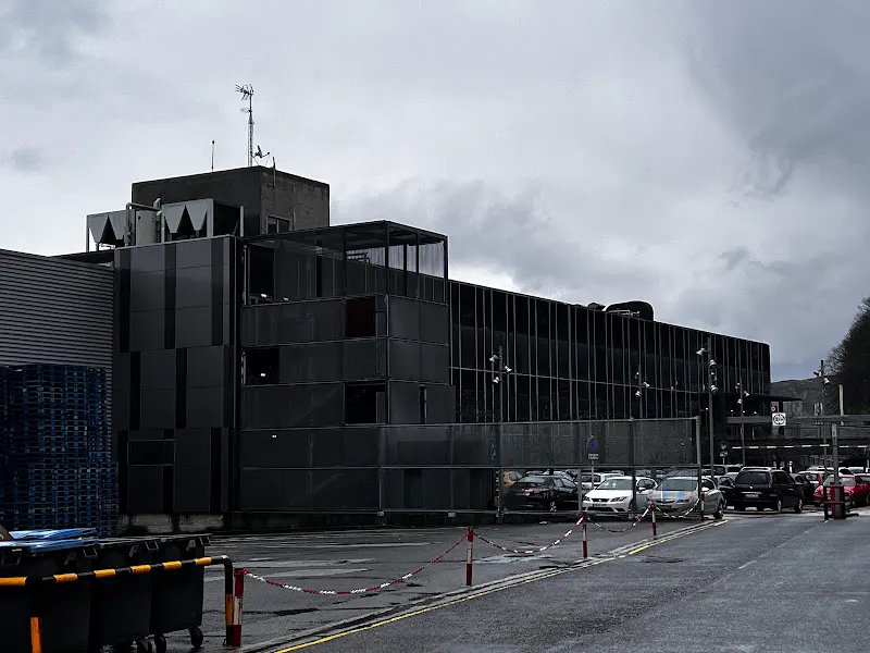 Azken Portu Kiroldegia/Polideportivo Azken Portu