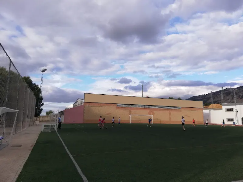 Complejo deportivo Eras de San Sebastián - Polideportivo en Guardia de Jaen (La) - foto 2