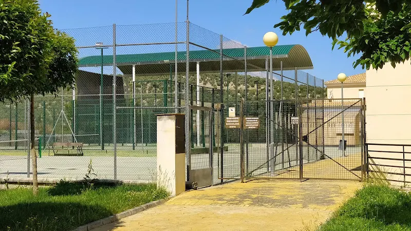Pistas de Pádel Municipales - Club deportivo en Cazorla - foto 2