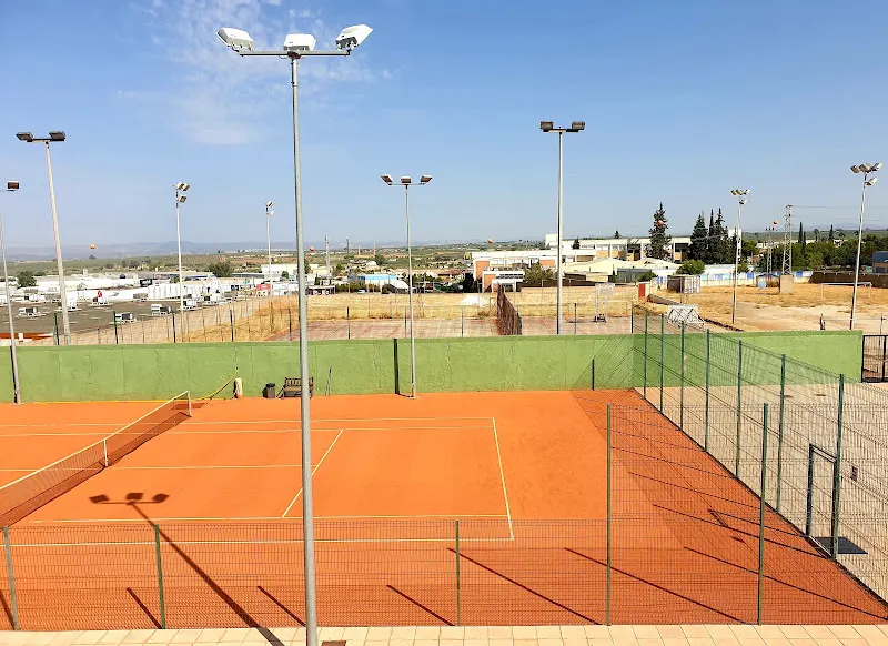 Polideportivo Mariano de La Paz - Polideportivo en Linares - foto 2