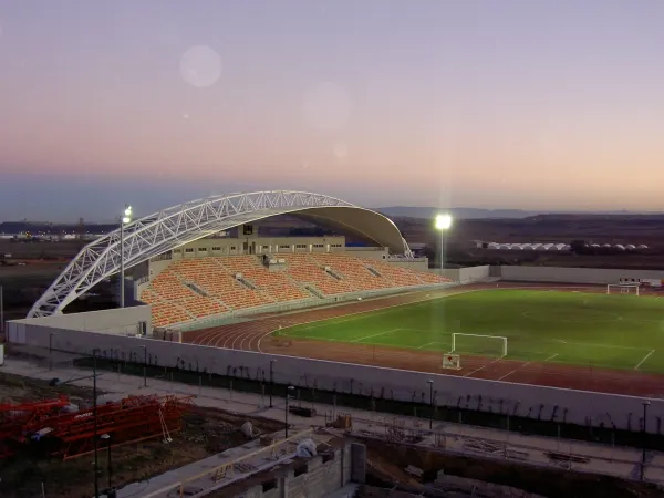 Complejo Deportivo El Mazo - Polideportivo en Haro - foto 2