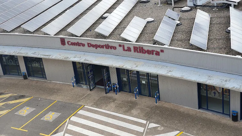 Centro Deportivo Municipal La Ribera - Centro deportivo en Logroño - foto 3