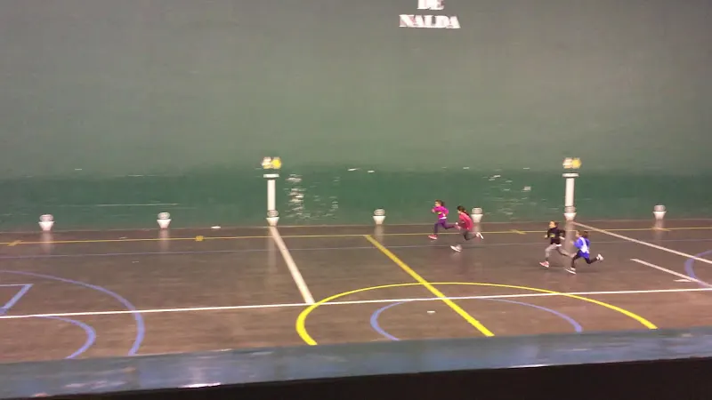 Fronton Municipal - Polideportivo en Nalda - foto 2