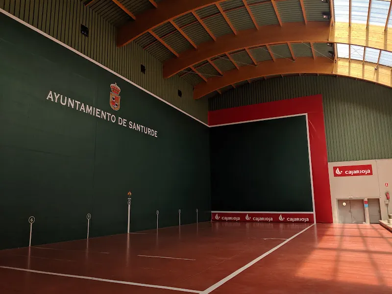 Frontón municipal - Polideportivo en Santurde de Rioja - foto 2