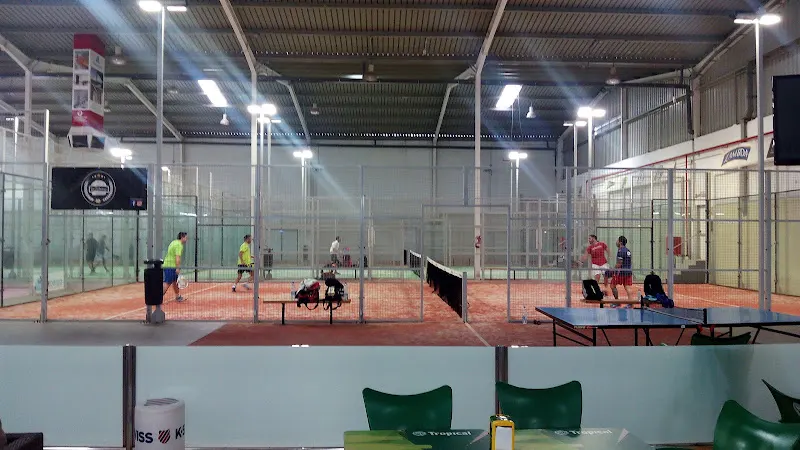 padel en cubierto - Telde