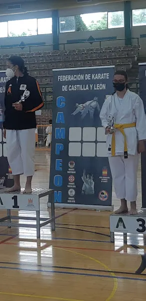 Club Bañezano Shotokan la Bañeza - Escuela deportiva en Baneza (La) - foto 2