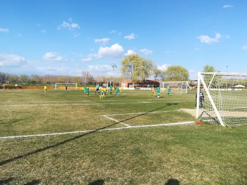 Polideportivo - Campo de fútbol en Sahagun - foto 2