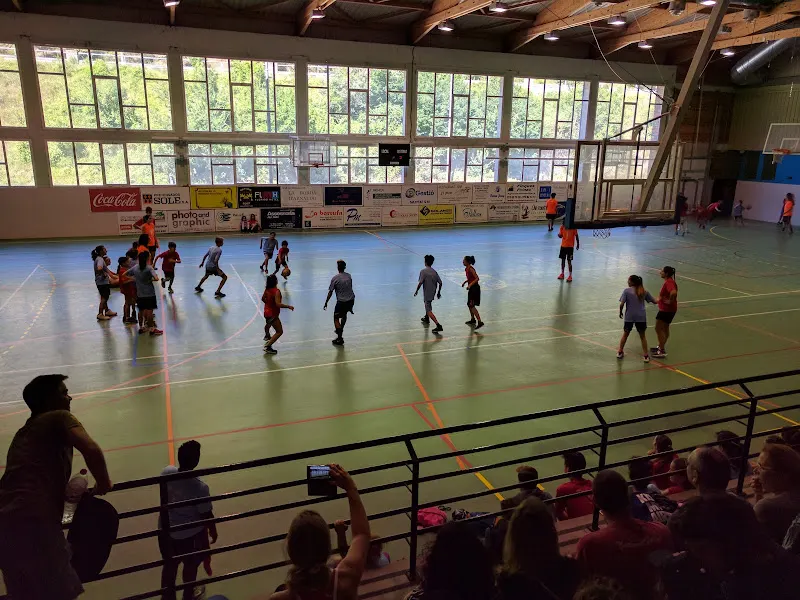 Polideportivo Teatro Municipal - Polideportivo en Sort - foto 2
