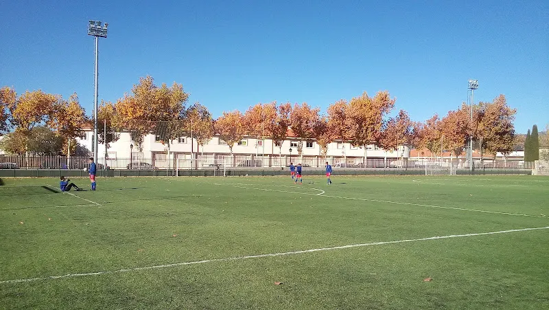 Polideportivo Colmenar de Arroyo - Polideportivo en Colmenar del Arroyo - foto 3